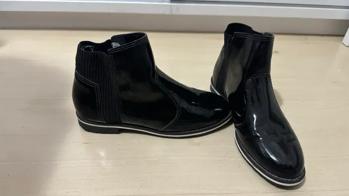 Bota preta feminina