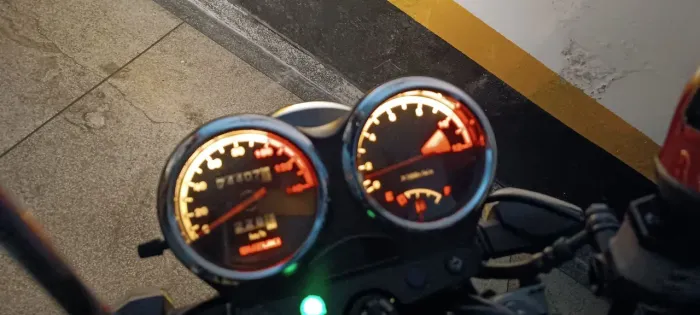 SUZUKI YES SE 125 2011 SUPER NOVA SEM DETALHES PNEUS NOVOS
