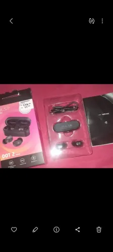 Fone via Bluetooth.