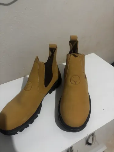 bota new holland