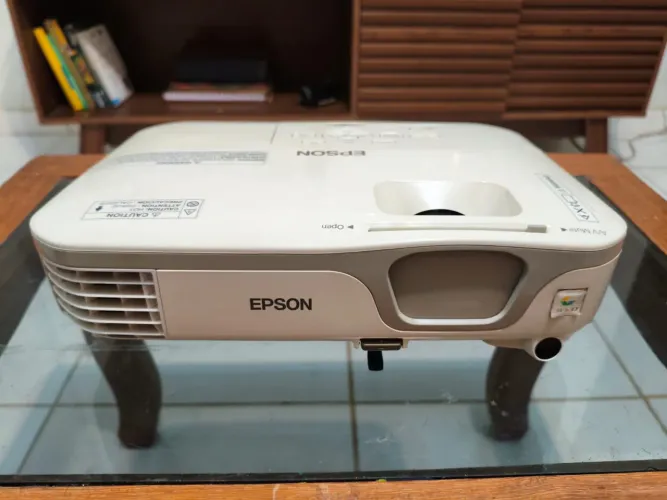 ? PROJETOR EPSON POWERLITE S11 - À VENDA