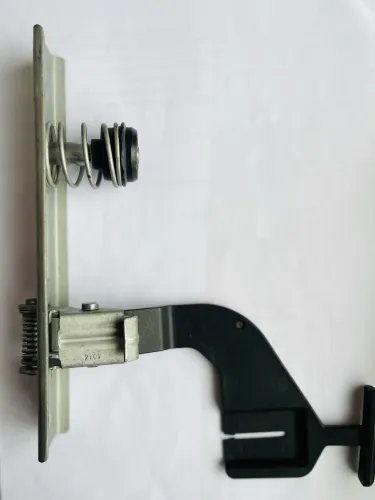 Fechadura superior do capô ORIGINAL Renaut Clio 2013 2014 2015 2016