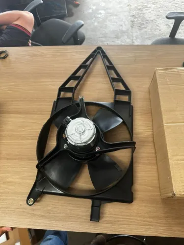 Ventoinha Com Defletor Radiador Corsa 1994 À 2002 - Sem Ar