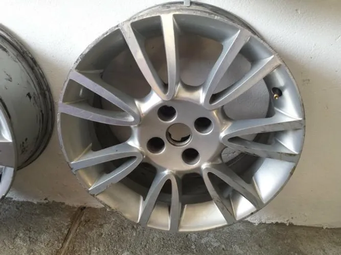 Roda aro 17 Fiat Bravo Prata diamantada avulsa 4X98 original