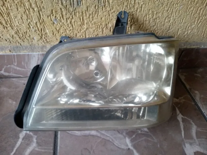 Farol esquerdo Chevrolet S10 /Blazer 2006/2011