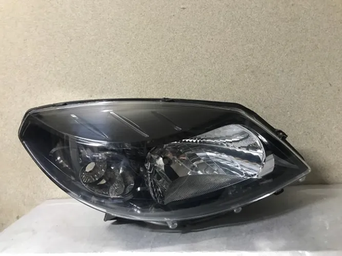 Farol Renault Sandero (máscara negra )