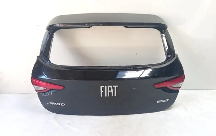 Tampa traseira fiat argo