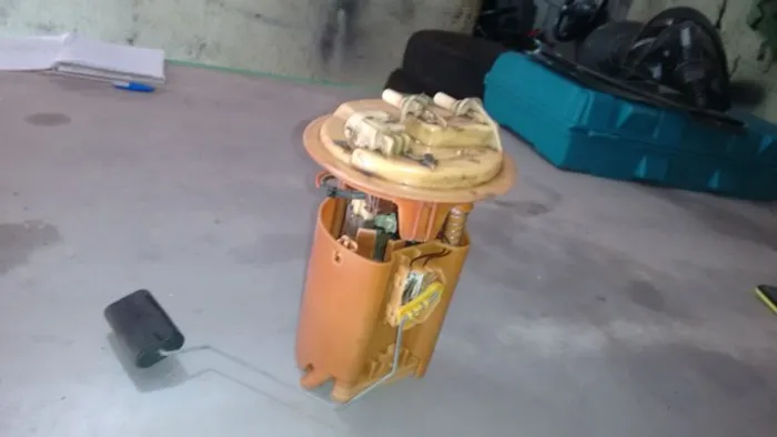 Bomba gasolina Peugeot 206