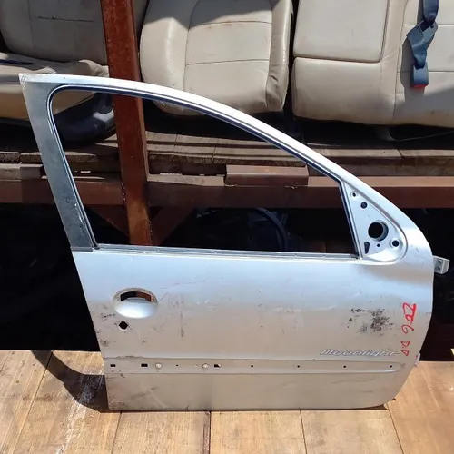 Peugeot 206, 2 portas dianteira direita