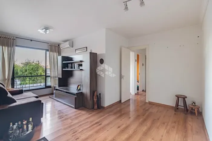 Apartamento semi-mobiliado, 3 Dormitorios no Bairro São Geraldo, em Porto Alegre