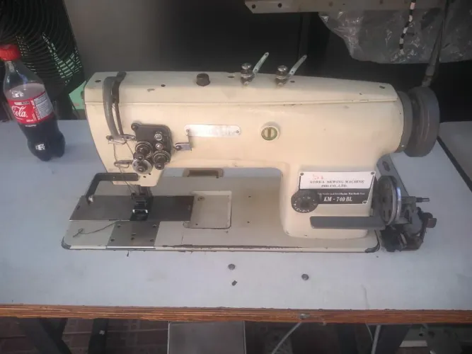 Máquina de costura e de passar industrial