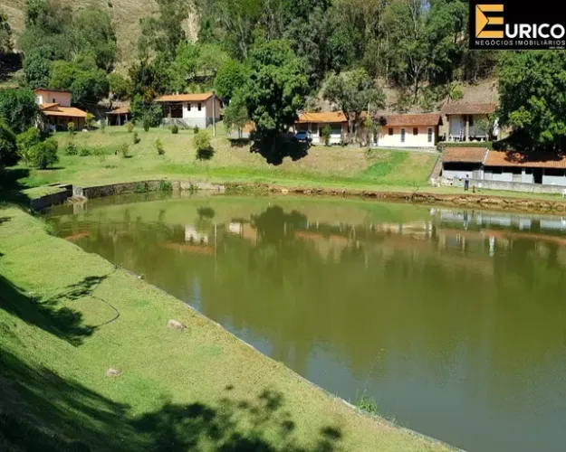 Sítio à venda no Sitio Estância Hidromineral de Amparo em AMPARO/SP