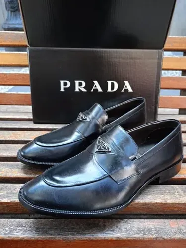 Sapato Prada Clássico 