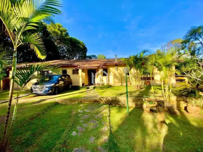 Casa à venda no condomínio Pinheiros Tênis Village