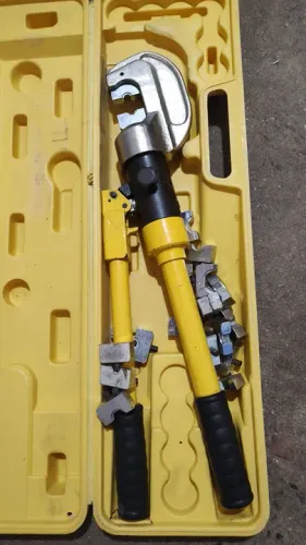 Alicate hidráulico Merax YQK 300C de terminais e emendas 16 a 300 mm².