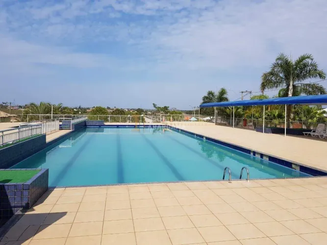 Casa à Venda em Condomínio Fechado Alphabeach, Conforto e Segurança para Toda a Família
