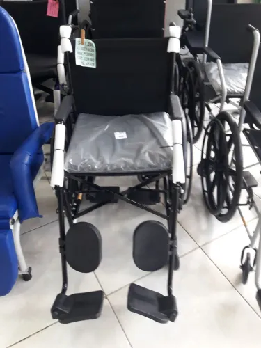 Cadeira de Rodas Confortável e Funcional (PREÇO SÓ PELO ZAP. 82.99968.2116
