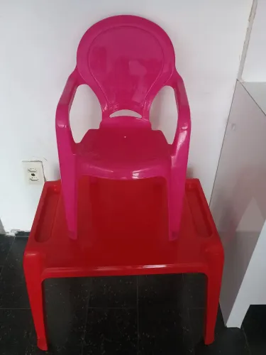 Tramontina: Mesinha e cadeirinha infantil