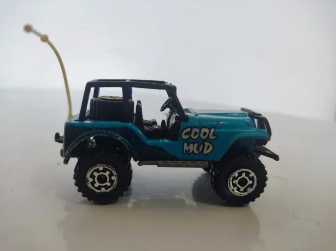MATCHBOX SUPERFAST #37 BLUE JEEP 4X4 COOL MUD 1993