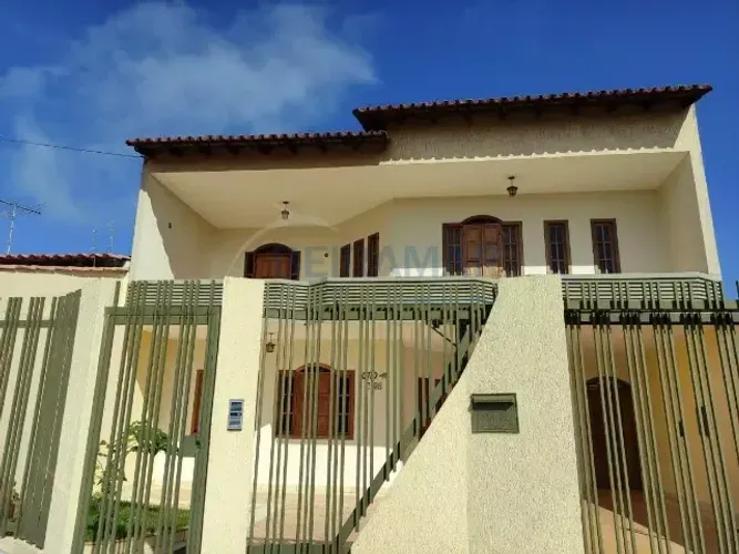 QND 41 Taguatinga Norte - Casa à venda com 4 quartos, sendo 3 suítes