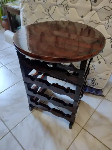 ADEGA VINHO TAMANHO  58 CM ALTURA X 40 CM LARGURA 