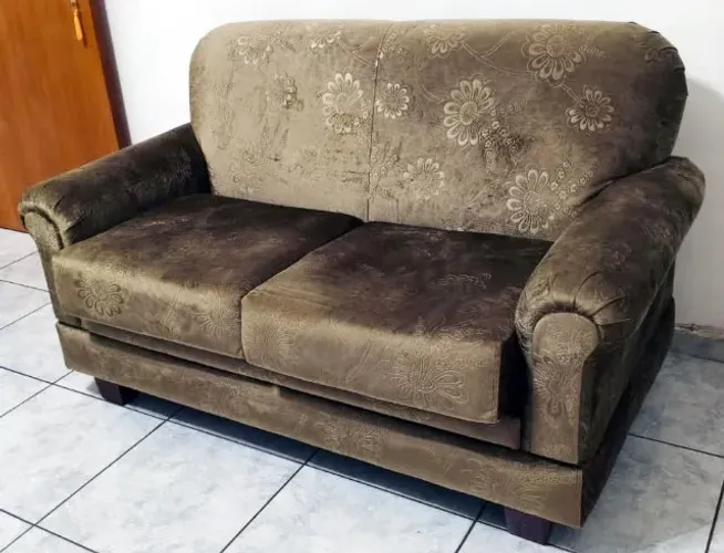 Sofá 2 e 3 lugares em Suede