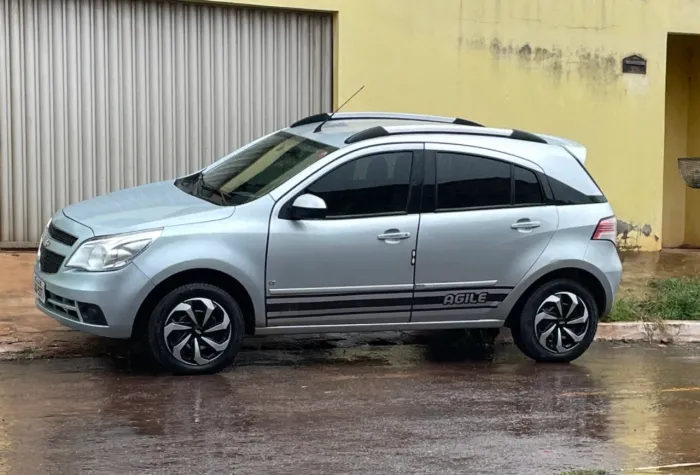 ? VENDO CHEVROLET AGILE 1.4 2011/2012 - EXCELENTE ESTADO!