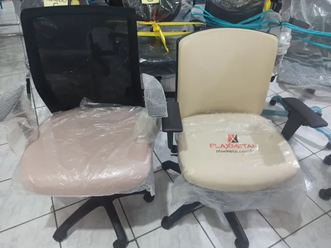 Kit 2 cadeiras giratória em promoção