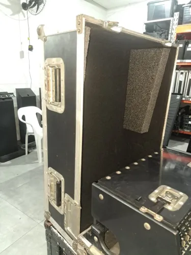 CASE REFORÇACADA PARA MESA DE SOM (SOMENTE A CASE ) 