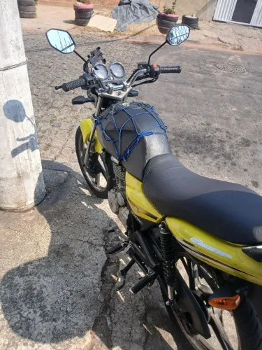 Vendo Suzuki 150 no estado com documento a pagar
