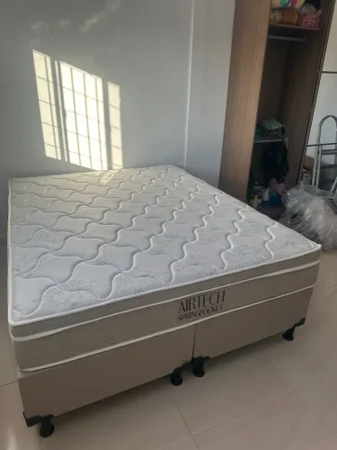 CAMA BOX QUEEN SIZE NOVA R$ 1.500,00