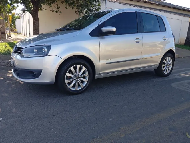 Volkswagen Fox Prime/higli. 1.6 Total Flex 8V 5P 2012