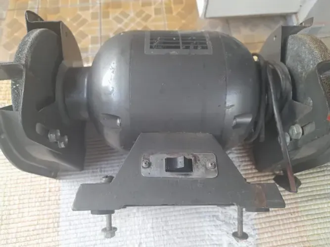 MOTOR ESMERIL DE BANCADA - R$ 300,00!
