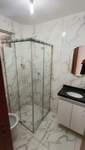Box para banheiro, espelhos, gabinete para pias, portas sobre trilhos, janelas, varandas .