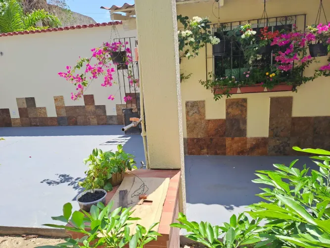 Aluga-se casa grande 