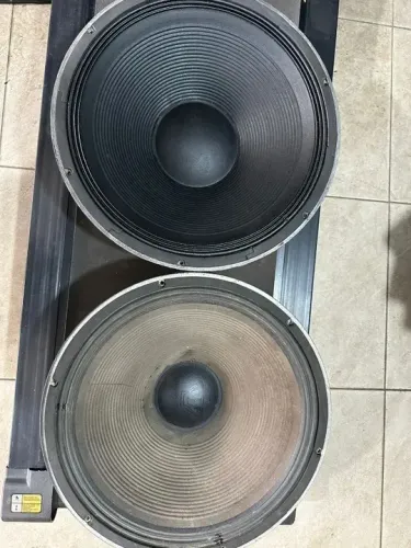 Par de Falantes 18" Oversound