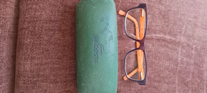 ÓCULOS LACOSTE