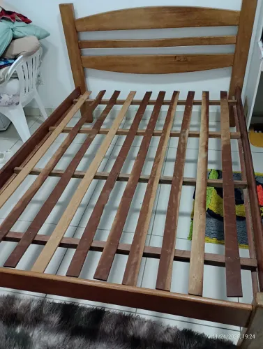 Cama se Casal em madeira maciça