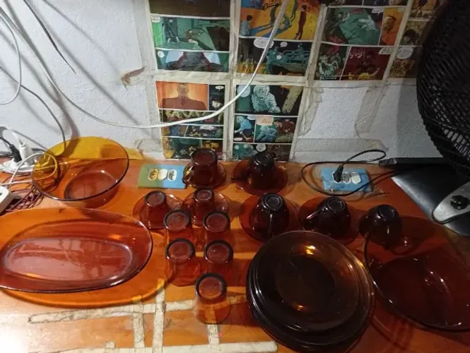 Conjunto DE Pratos, xicaras, tigelas, copos e pires da  Duralex Âmbar