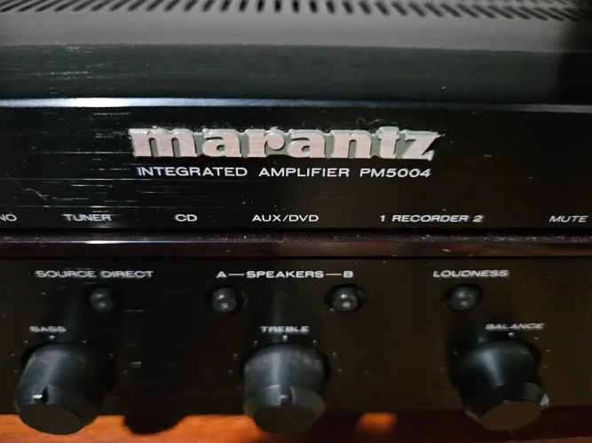 Amplificador Marantz PM5004 único dono