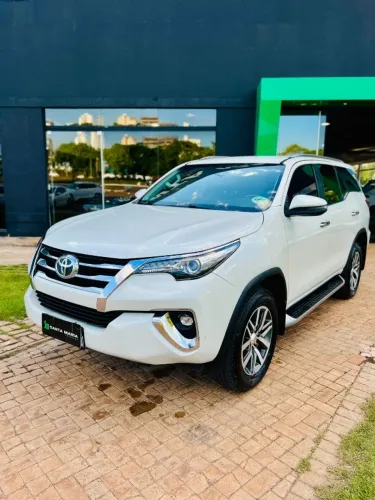 Toyota Hilux SW4 SRX 4X4 2.8 TDI 16V Dies. Aut. 2019