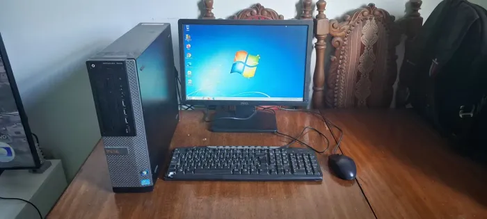 Computador Dell I5  (Teclado + mouse + estabilizador + monitor + cabos + antena + brinde)