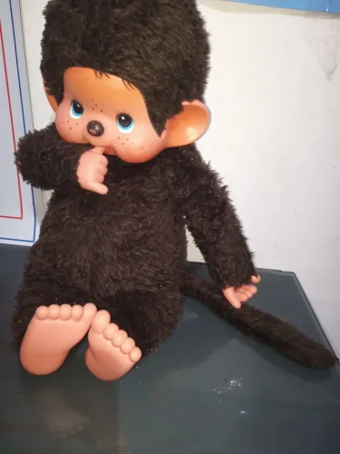 Boneco de pelúcia Monchhichi dos anos 80