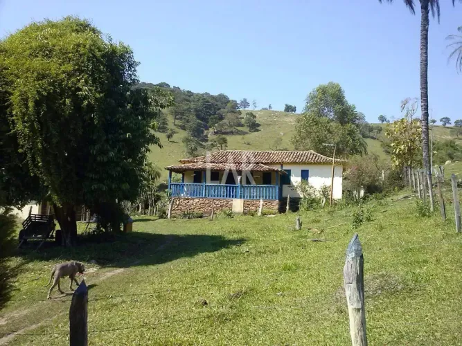 Fazenda - Sítio à venda, 5 quartos, 2 suítes, Área Rural - Rio Manso/MG
