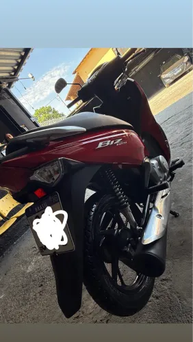 Vendo biz 2023 muito conservada!