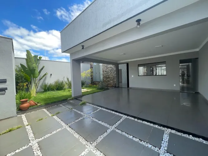 Casa Anapolis, terreno de 200 m, cômodos amplos, Tangará!