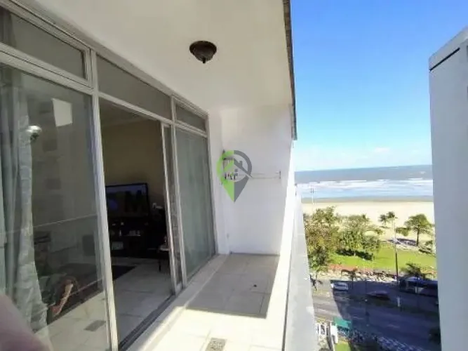Apartamento à venda com 2 dormitórios e vista para o mar no bairro Gonzaga em Santos/SP