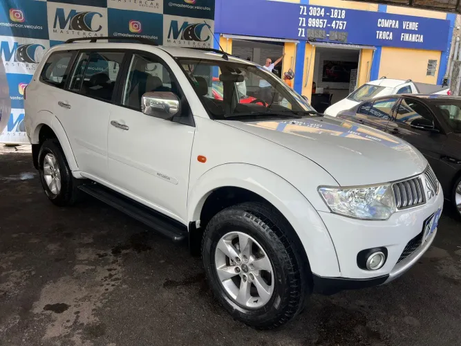 MITSUBISHI PAJERO DAKAR 3.2 HPE 4X4 7 LUGARES 16V TURBO INTERCOOLER DIESEL 4P AUTOMÁTICO