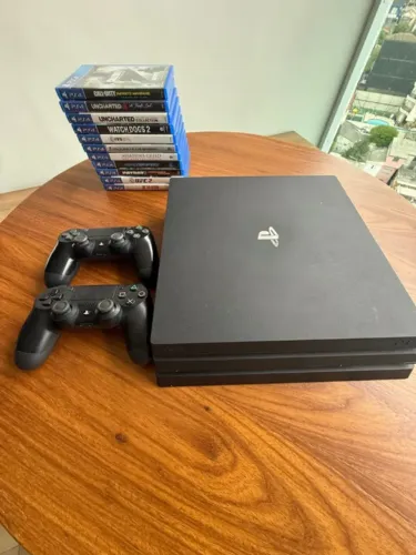 PlayStation 4 PRO v.12.50 (Permite Desbloqueio) + 2 Controles + 15 Jogos