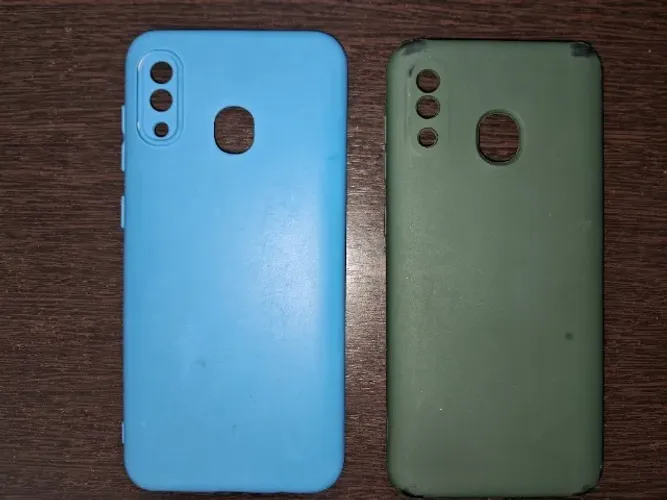 Capinhas de Celular do Samsung Galaxy A20 ou A30. Cores: Azul Clara e Verde Escura
